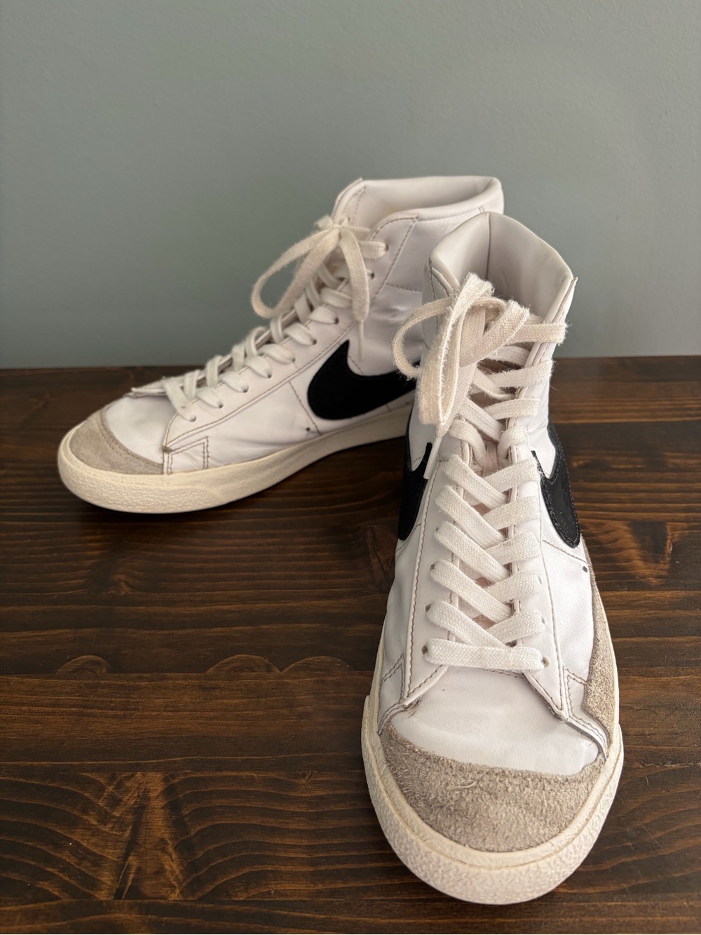 Nike Blazers 77 Mid White with Black Swoosh Athletic Sneakers Men’s 8.5 - Picture 3 of 14